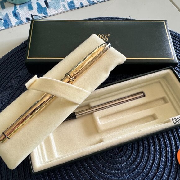 Cross Townsend Series 10K Gold-filled Rollerball Pen - Picture 8 of 9